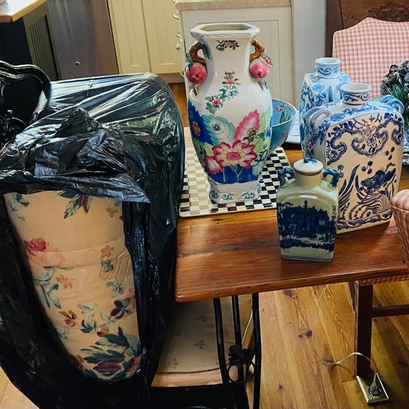 Chinoiserie Chic Galore in My Closet! - Picture 4 of 4